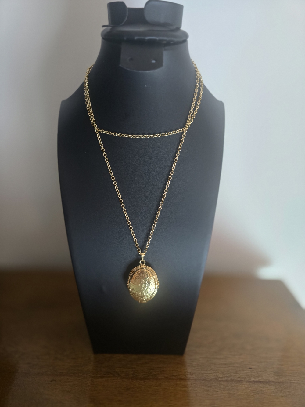 Avon Gold Double-Chain Pendant Necklace